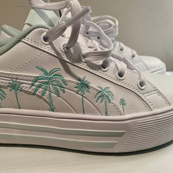Women’s size 6.5 Puma Kaia 2.0 Palm Resort - Picture 1 of 6